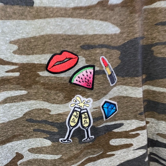 Camouflage Patch-on Tee - Picture 4 of 4